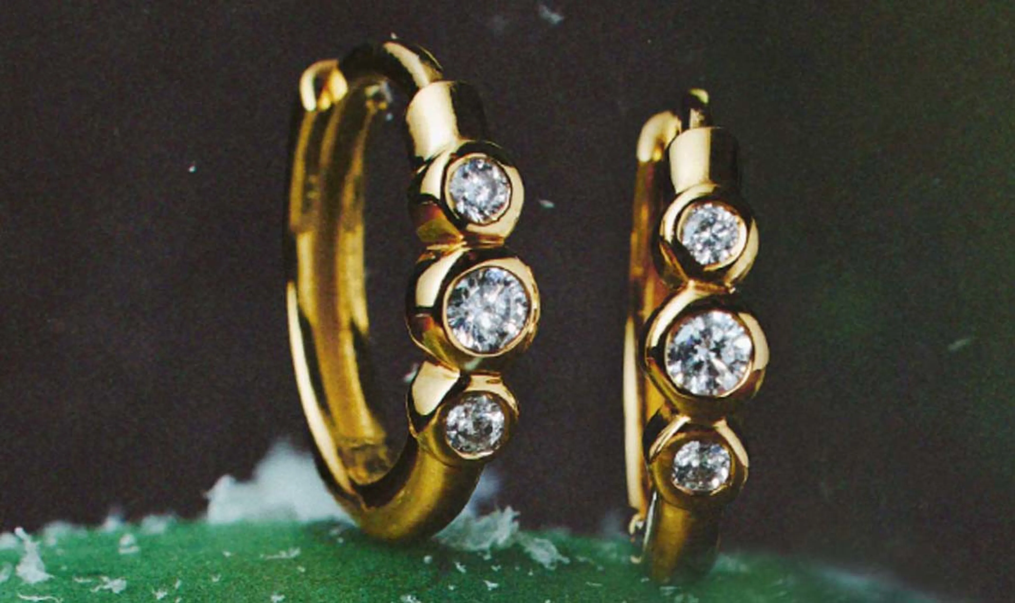 Free gift worth $102 with purchase over $225 + 15% off