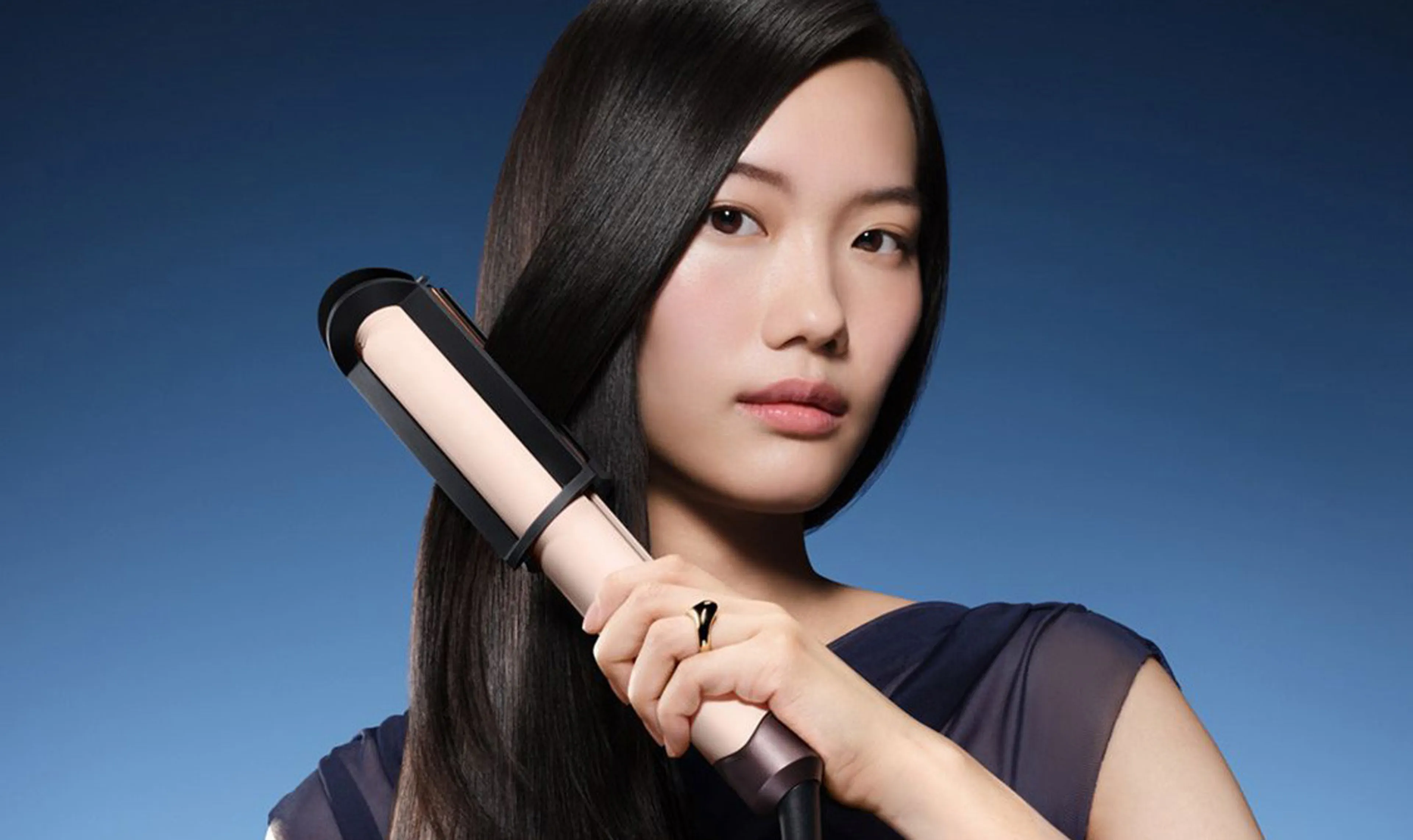 New CoolShine™ hair straightener + Free Chitosan serum worth £50