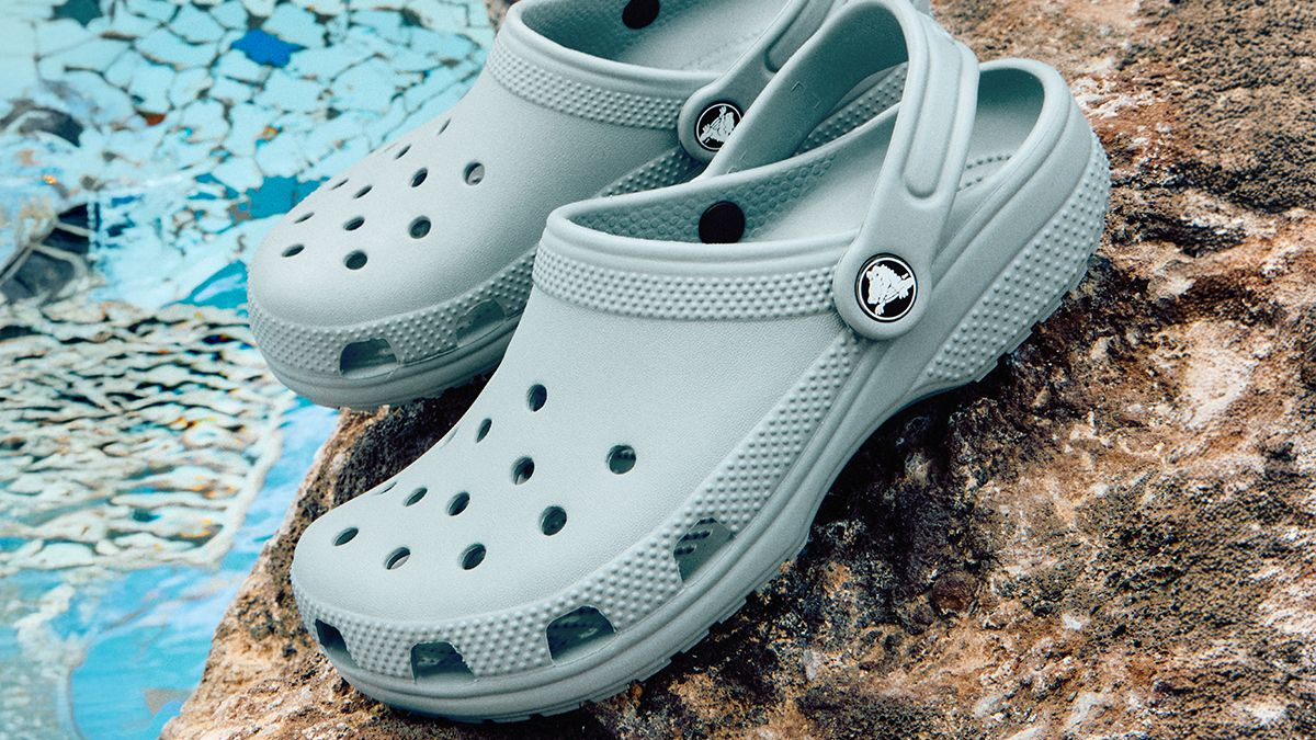 Win a £200 schuh gift card!