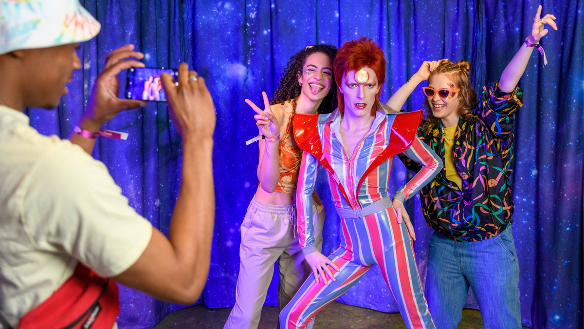 Win 4 Madame Tussauds tickets! 📸