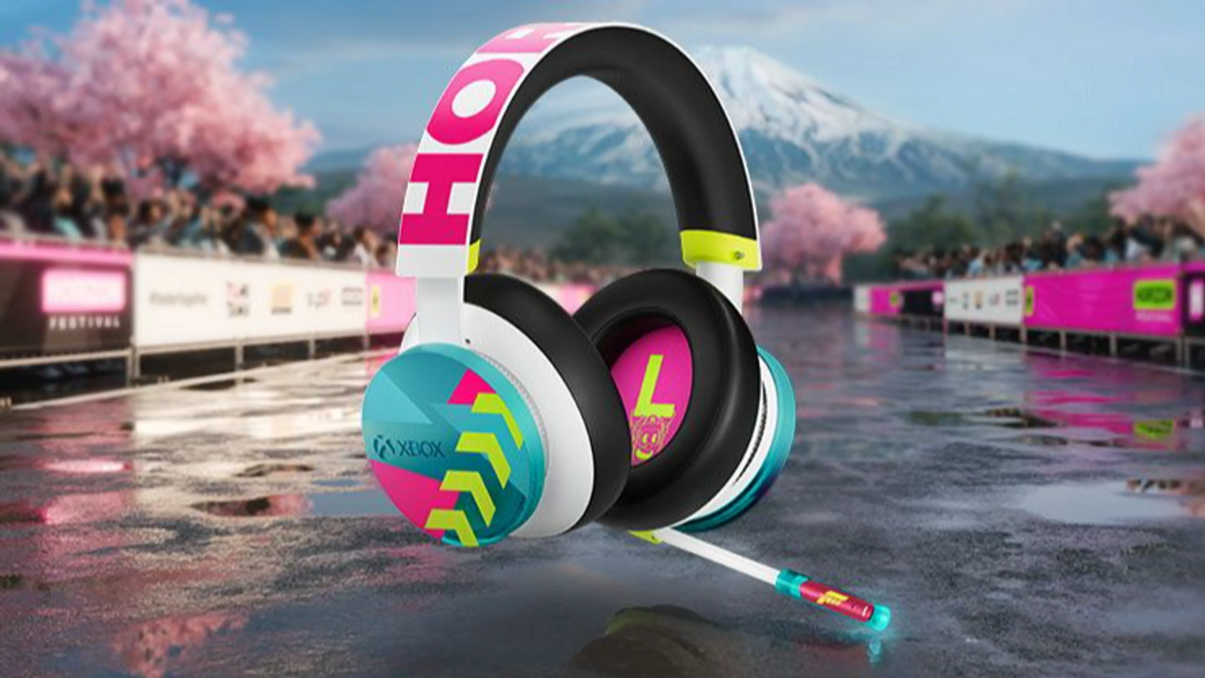 Win 1 of 5 Forza Horizon 6 Headsets!
