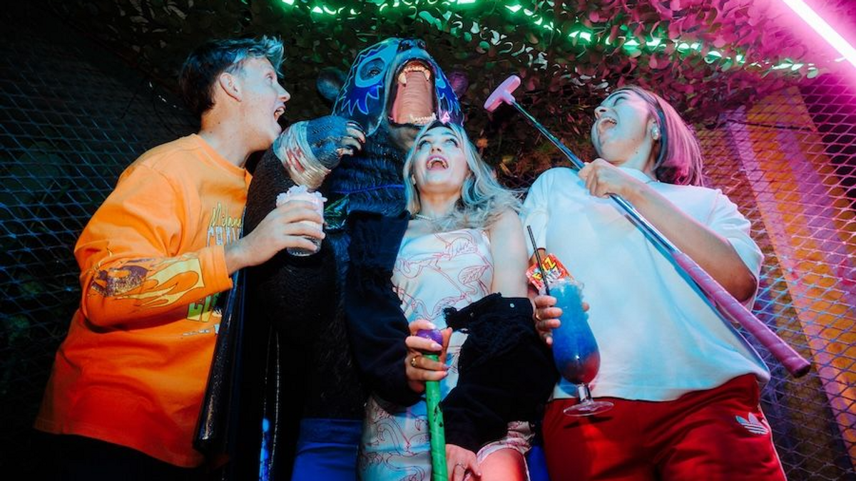 WIN A NIGHT OUT AT JUNKYARD GOLF CLUB!