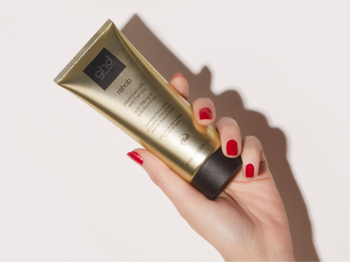 👋 Dis adieu aux pointes fourchues avec le soin thérapie ghd rehab !