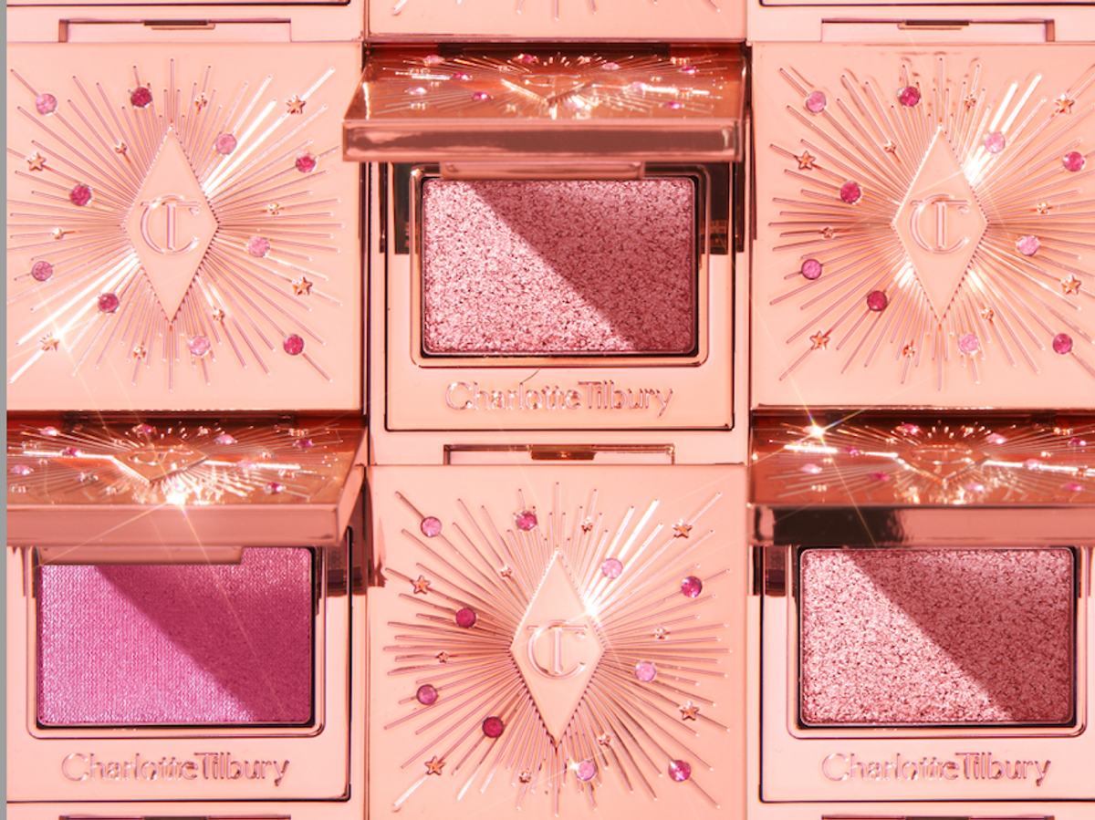 Introducing the Hypnotising pop shot! Level up your Pillow talk look ♥️