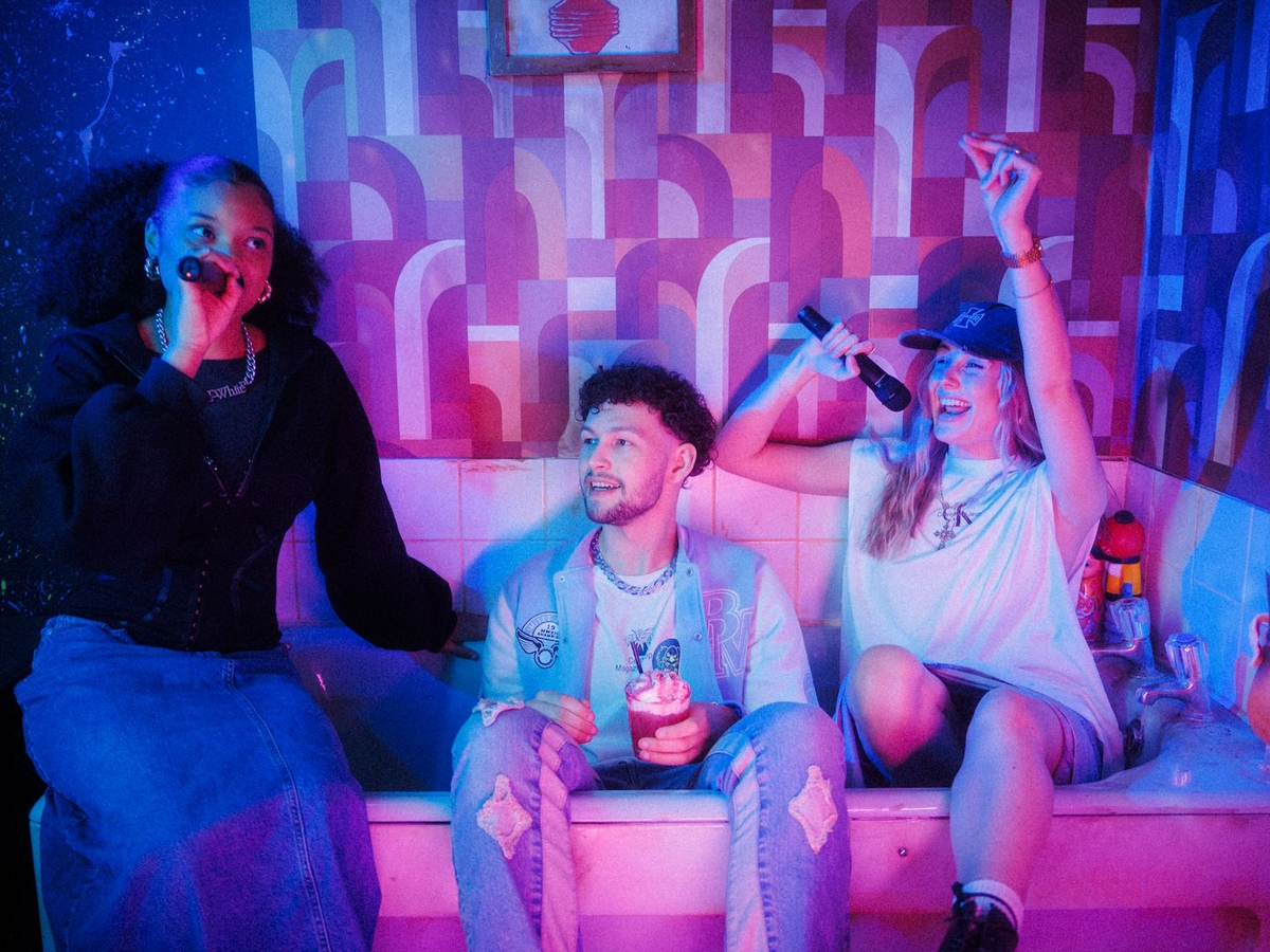 The UK's most insane karaoke booth is in LIVERPOOL!!! 🎤