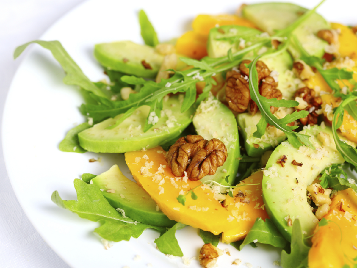 Questa insalata agrumata è la carica di energia di cui tutti abbiamo bisogno