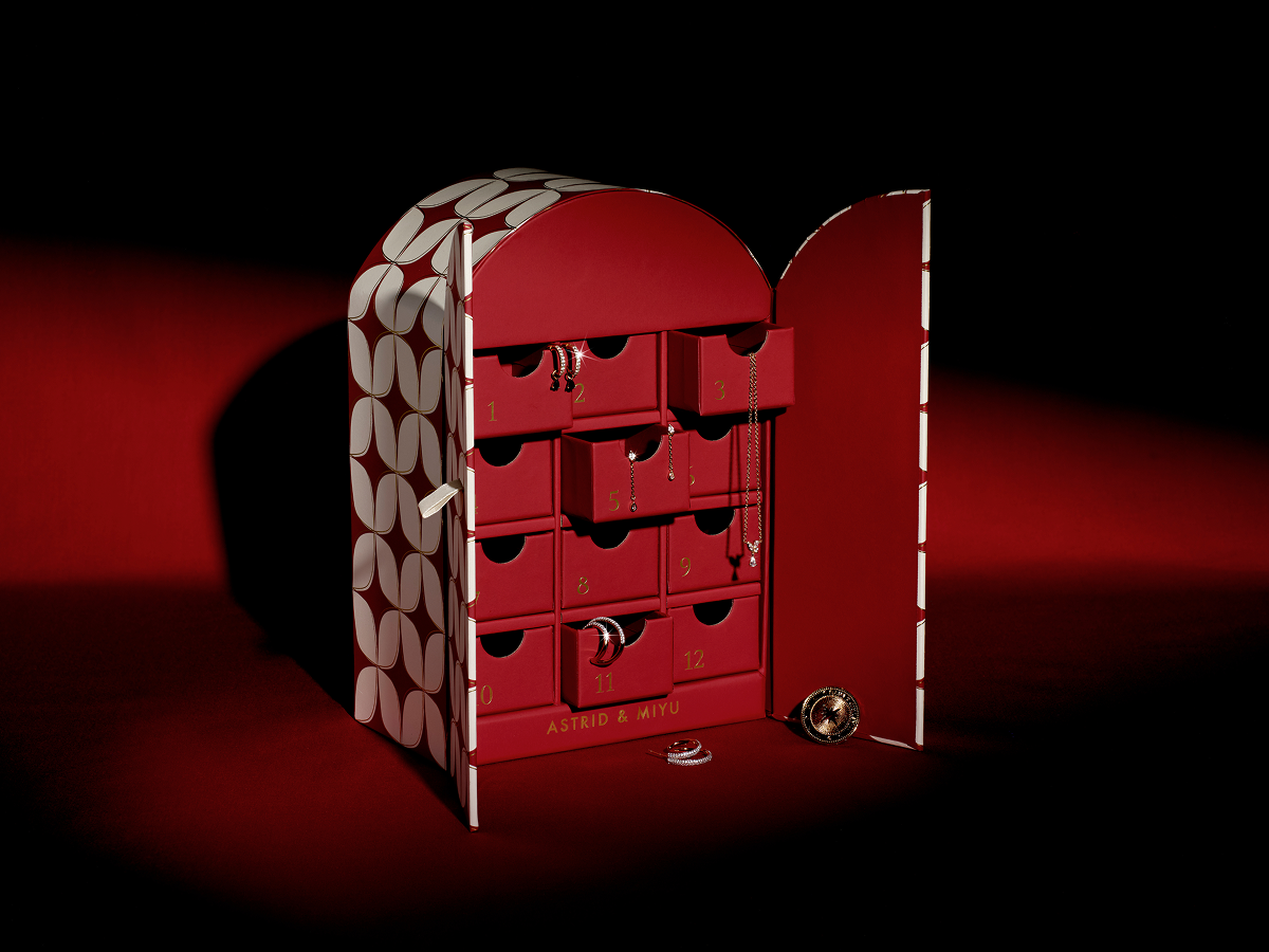 24 days of shine ✨ the jewellery advent must-have! Student discount excluded