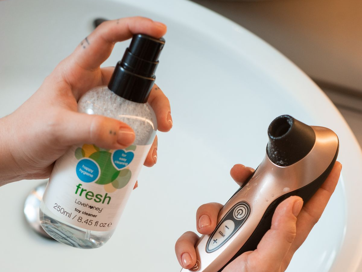 Lovehoney's Official Guide for Lubricants 💦