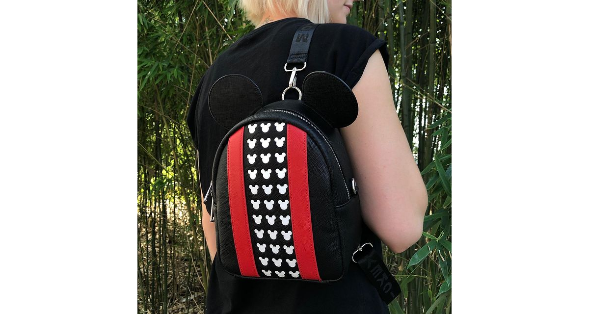 There's no mistaking who's silhouette adorns this bag! 😉