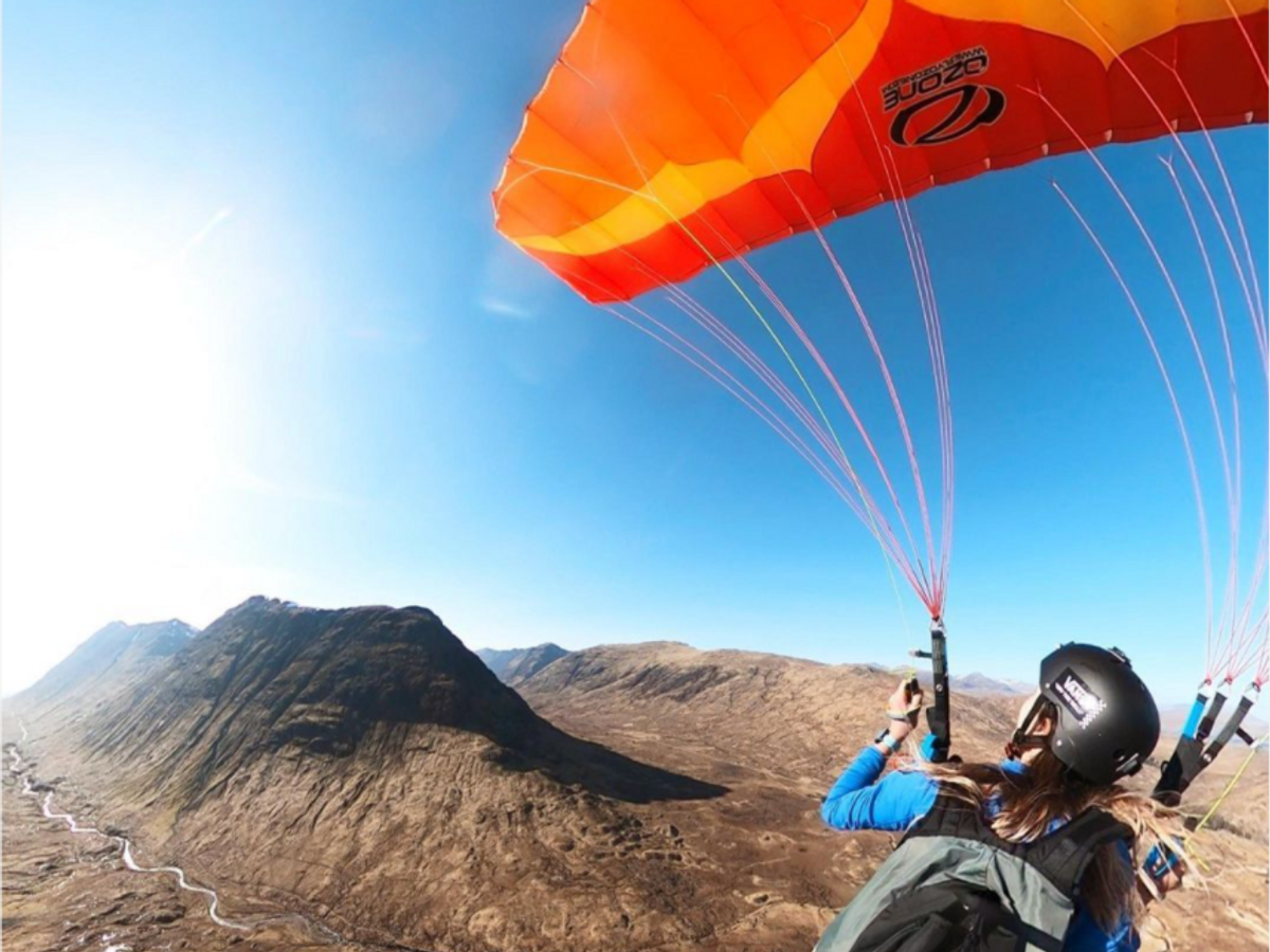 Speedflying over the veins of Scotland with awards recipient @jodiesinclaire 🪂