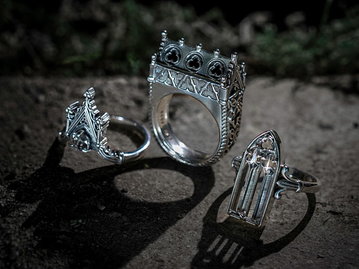 Stone & shadow, arches & light  🥀