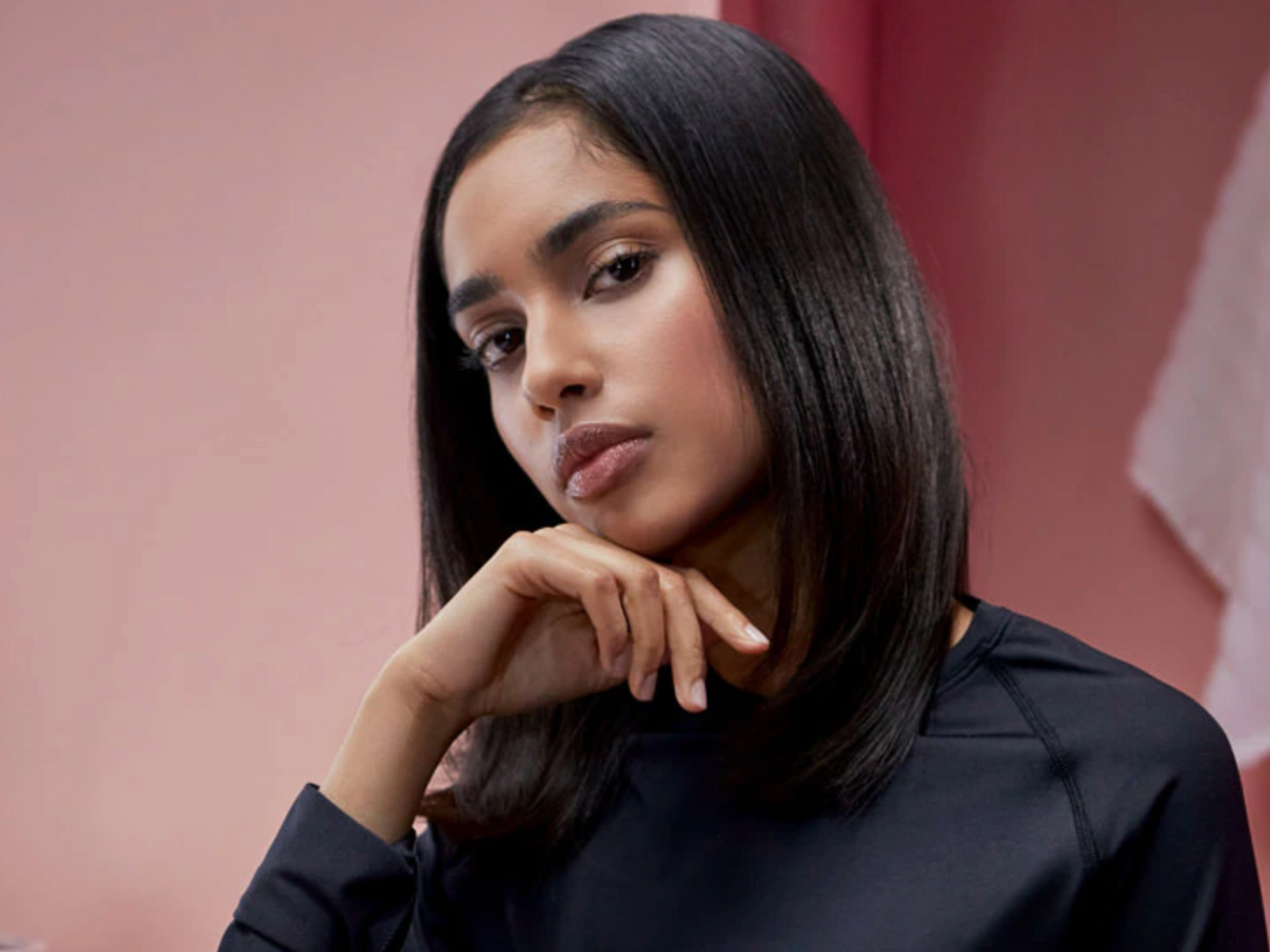 HOW TO STRAIGHTEN YOUR HAIR ON THE GO