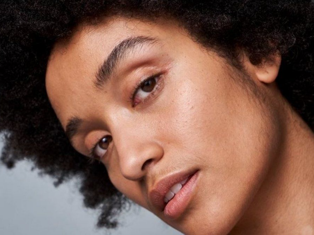 Discover how to apply face serum and where it fits into your skincare routine