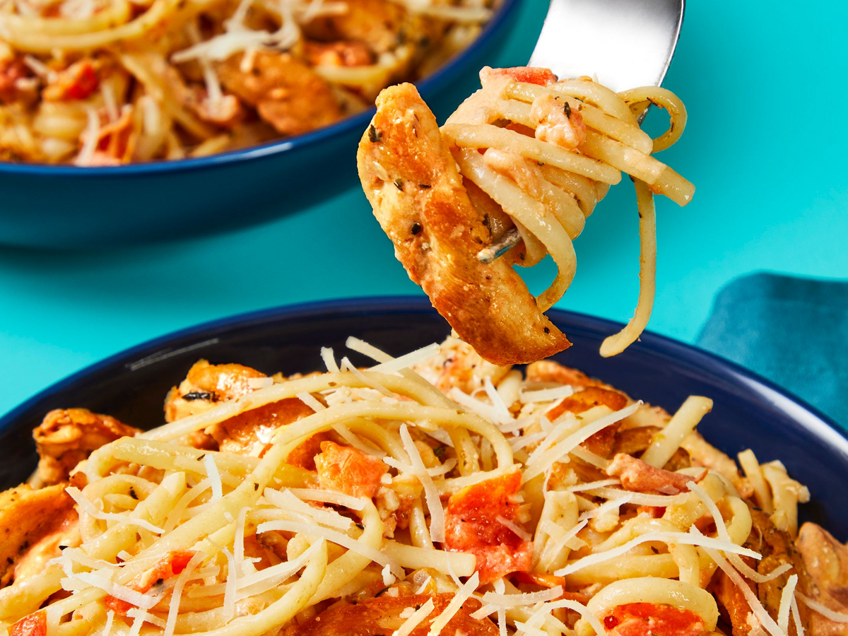 Look, any cream sauce is our kryptonite—but this one is truly next level.