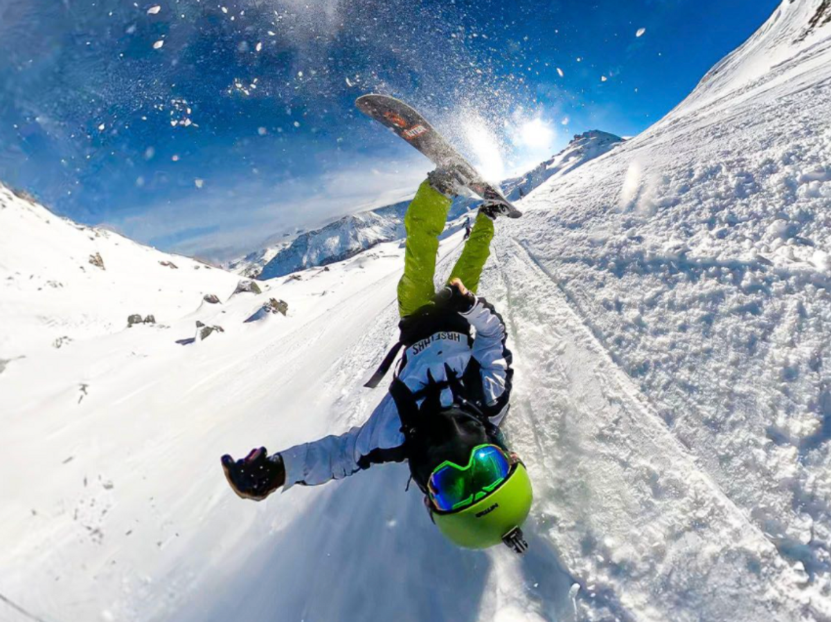 Wer sagt ihm, dass man normalerweise andersrum auf der Piste steht? 👀😋