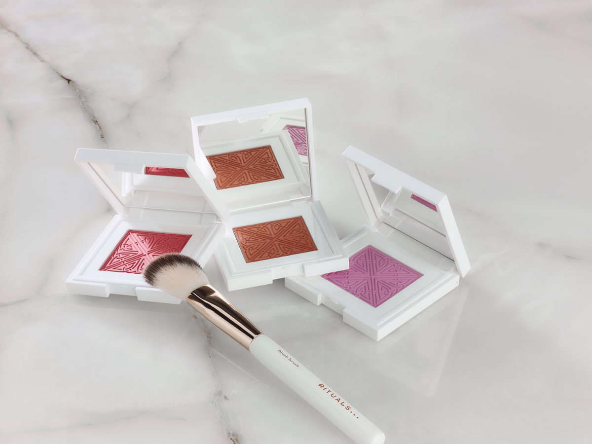 9 consigli di bellezza per l'estate che i make-up artist giurano di seguire