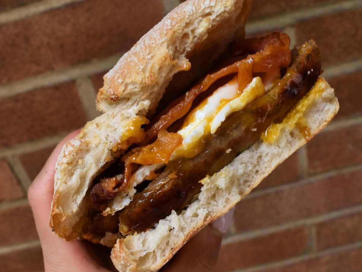 Who is putting an order in 🤤