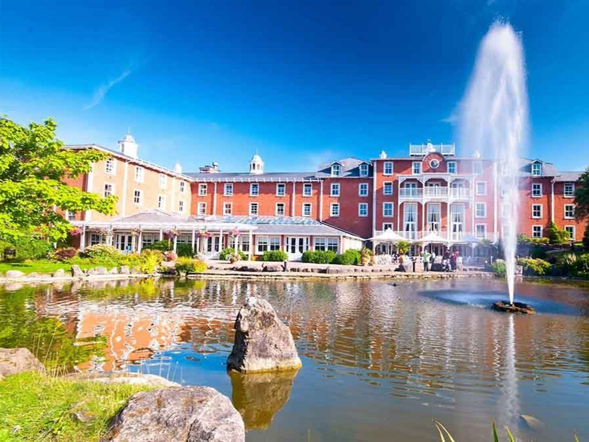 🌟 Save 10% on Alton Towers Short Breaks—Student Offer! 🎢