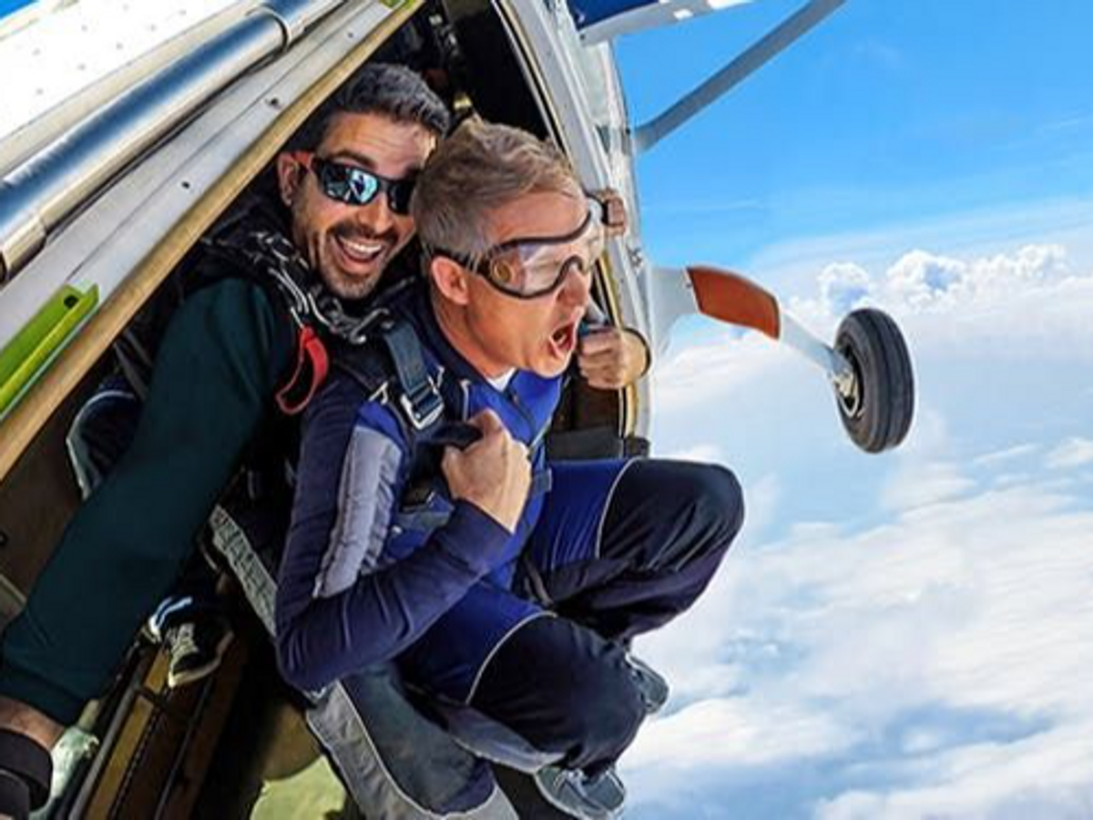 Nur Fallschirmspringer wissen, warum die Vögel singen!