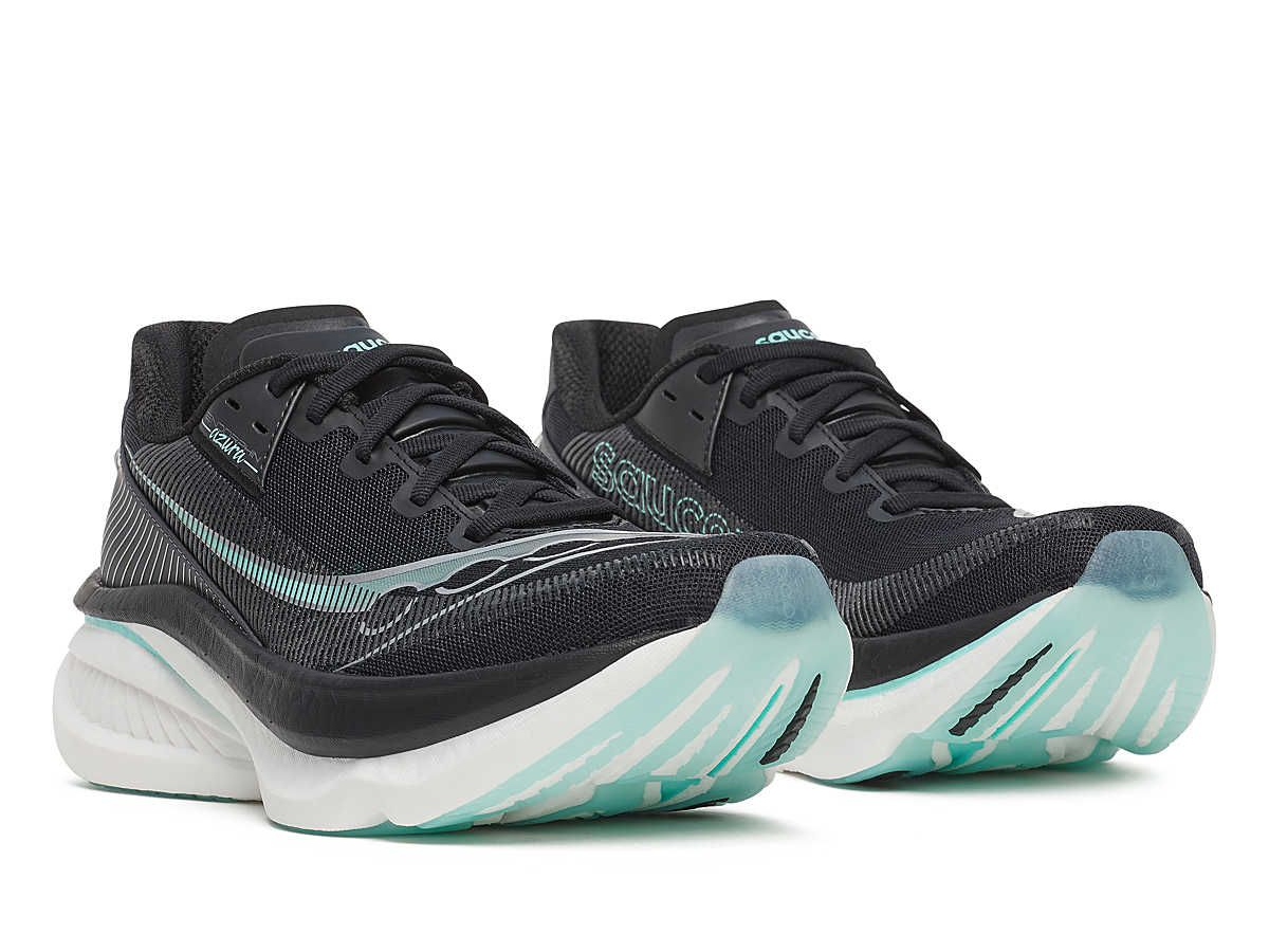 Endorphin Azura helps you run fast with soft bounce, smooth transitions and grip.