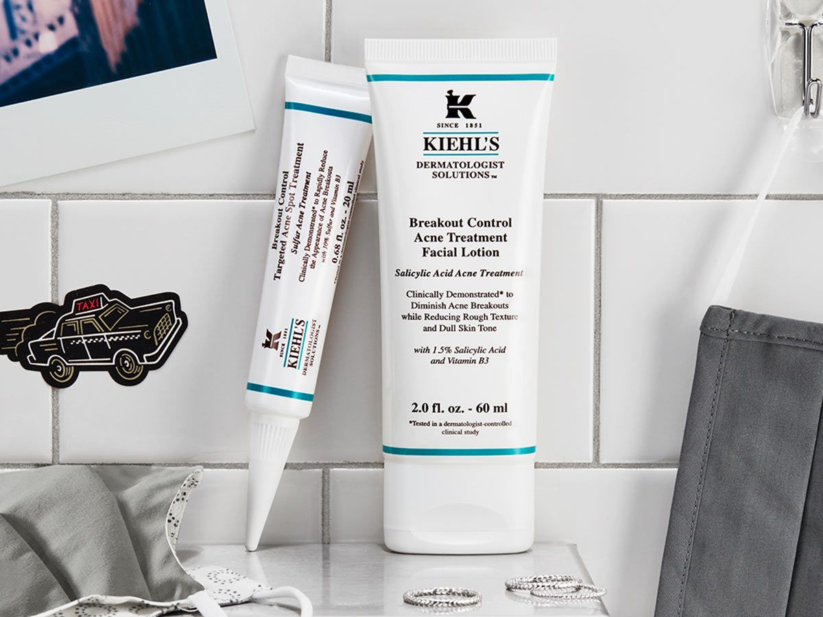 Hast Du zu Akne neigende Haut? Erhalte ein ebenmäßiges Hautbild mit dieser Pflege!