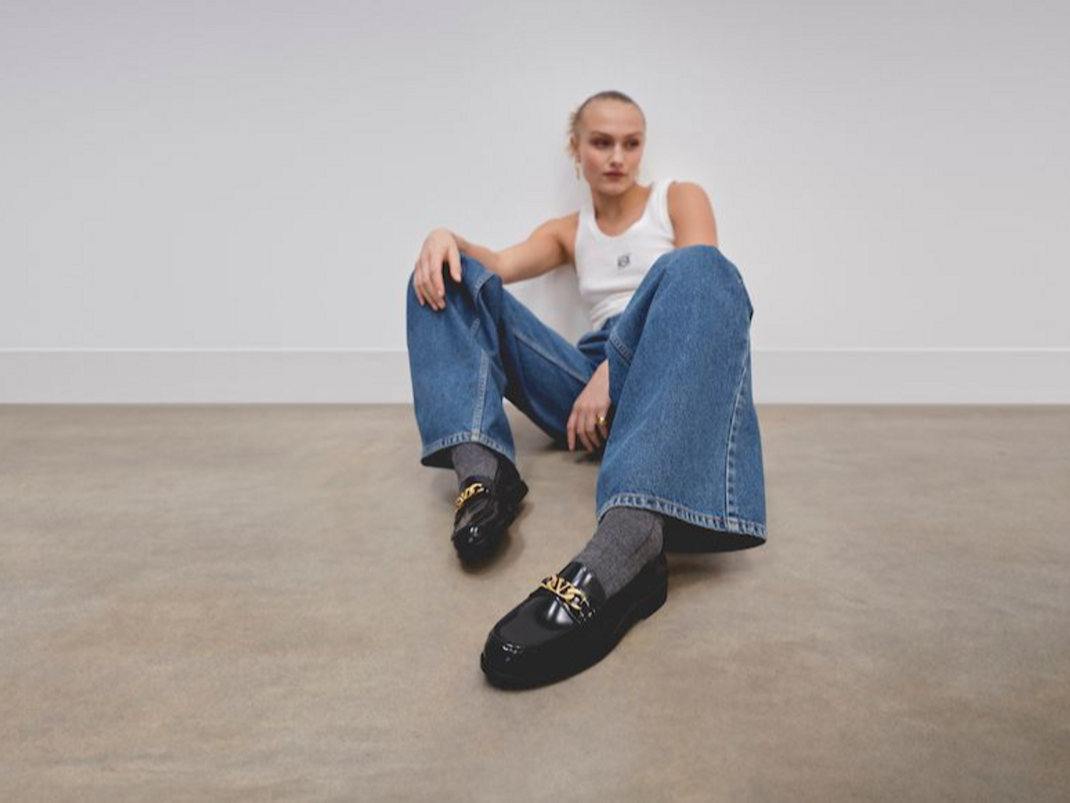 10% Discount available on shoes!