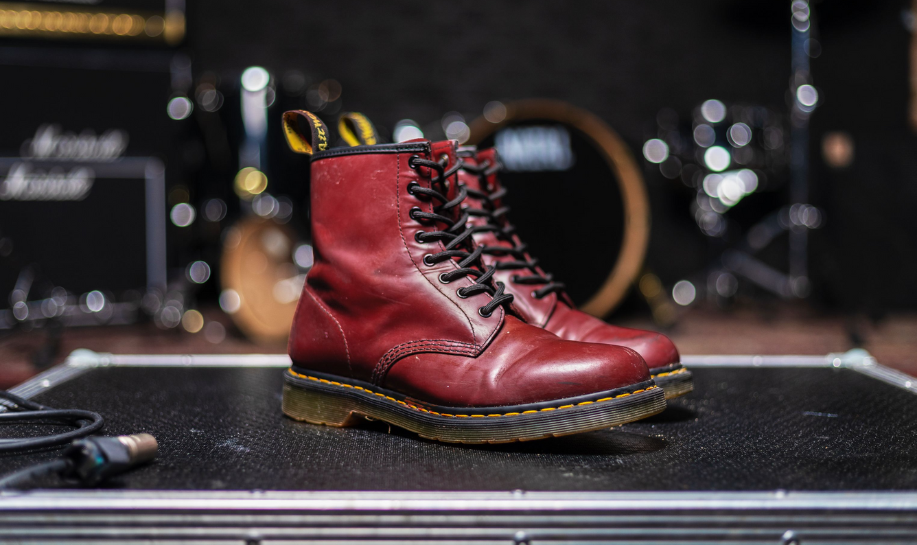 Dr. Martens 10 Off UNiDAYS student discount December 2022